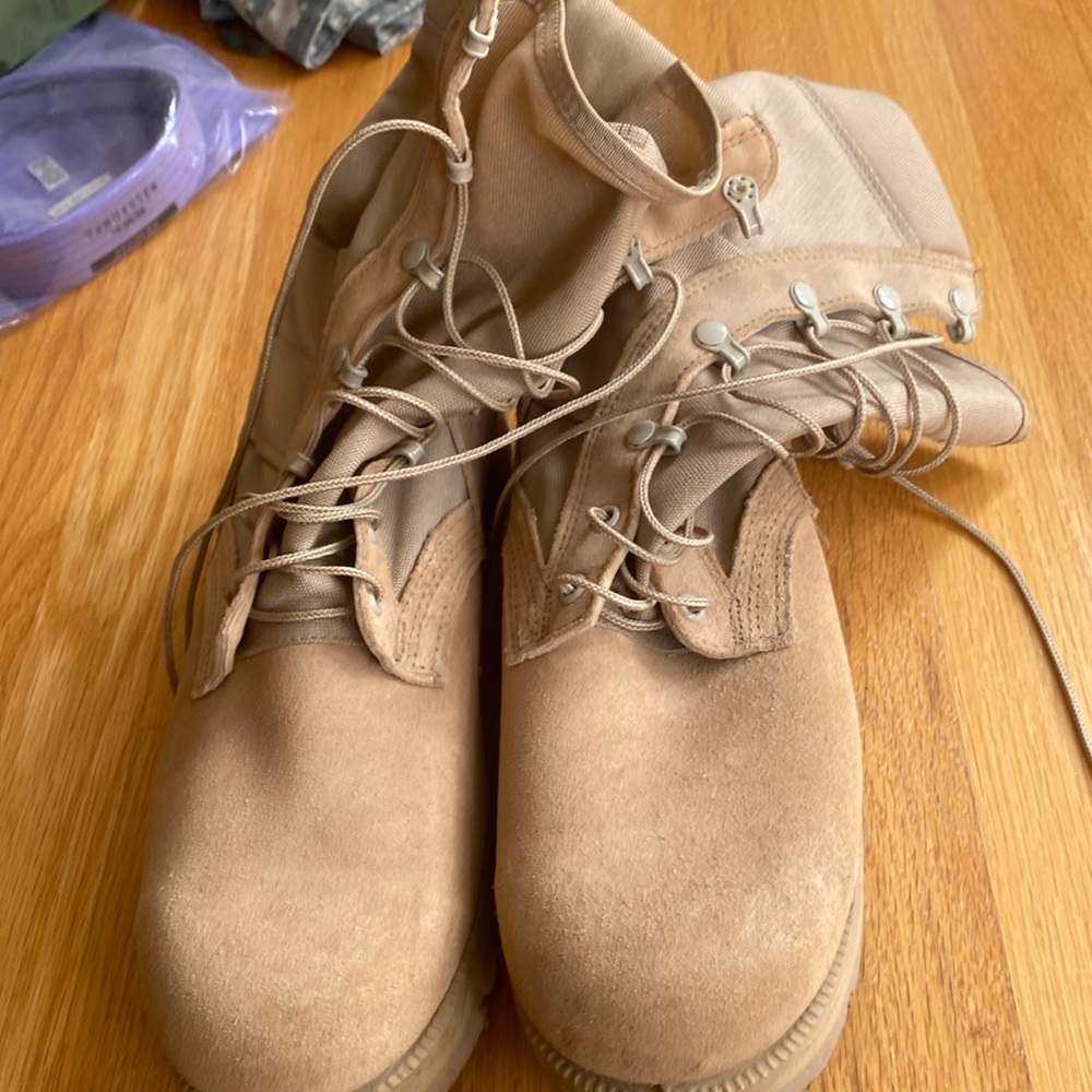 Vibran military tactical boots size 10.5 tan suede
